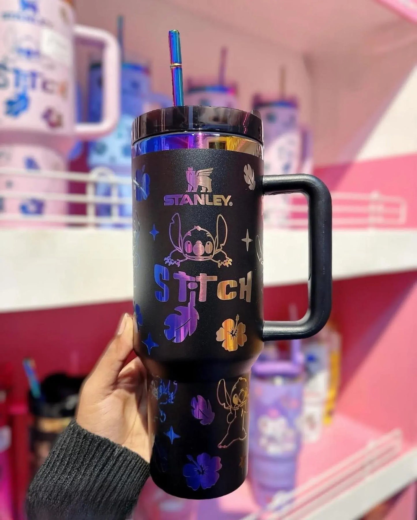 đ„€ Copo TĂ©rmico Lilo & Stitch Oficial 1,18L + Pingente Brinde