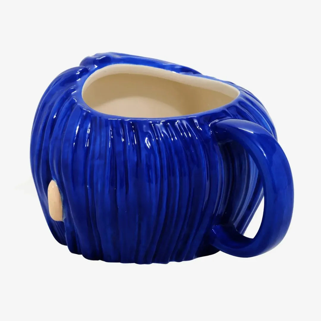 🧵 Caneca Coraline 3D – 400ml de Pura Fantasia Sombria!